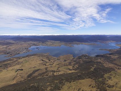 Lake Jindabyne - NSW SQ (PBH4 00 10057)